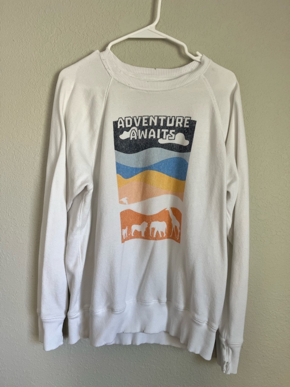 Aerie White Crewneck Sweatshirt with Multicolor Adventure Graphic. Small.